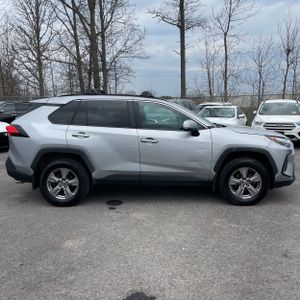 TOYOTA RAV4 XLE - 10