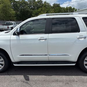 2021 Toyota SEQUOIA PLATINUM photo 3