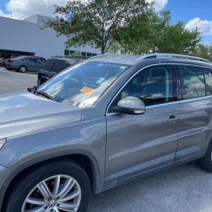 Volkswagen Tiguan SE - 2