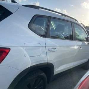 صورة 9 لـ 2024 Volkswagen TAOS S