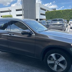 2017 Mercedes-BENZ GLC thumbnail 13