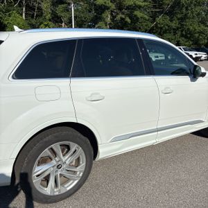 صورة 9 لـ 2021 AUDI Q7 PREMIUM