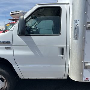 FORD E-350 CUTAWAY - 4