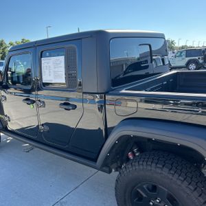 صورة 6 لـ 2022 JEEP GLADIATOR MOJAVE