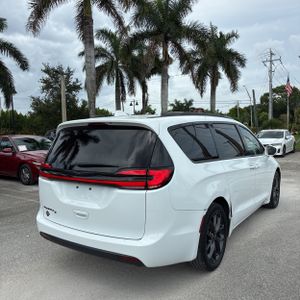 صورة 8 لـ 2022 Chrysler PACIFICA TOURING L