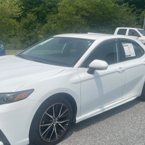 2022 Toyota CAMRY HYBRID SE 照片 2