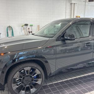 2026 BMW XM LABEL photo 2
