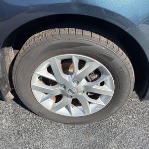 2017 Nissan VERSA SV — миниатюра 20