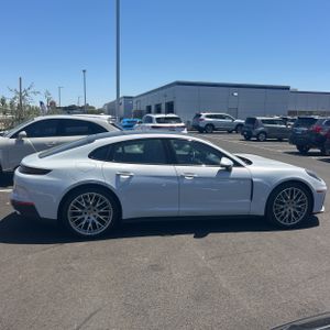 صورة 10 لـ 2026 Porsche PANAMERA