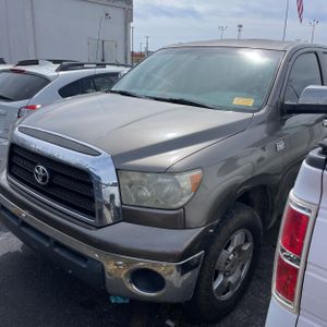 TOYOTA TUNDRA - 1