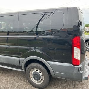 FORD TRANSIT 150 - 6