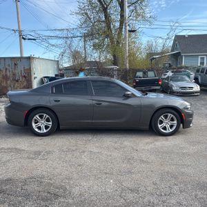 DODGE CHARGER SXT - 10