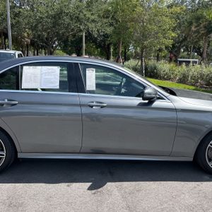 صورة مصغرة 11 لـ 2019 Mercedes-BENZ E-CLASS