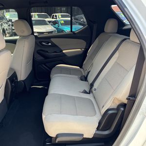 صورة مصغرة 33 لـ 2022 Chevrolet TRAVERSE LS