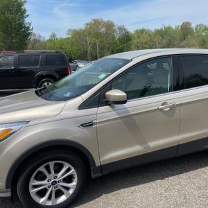 FORD ESCAPE SE - 2