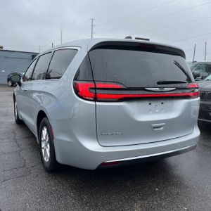 CHRYSLER PACIFICA TOURING L - 5