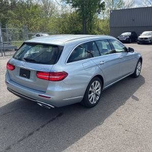 MERCEDES-BENZ E-CLASS - 8