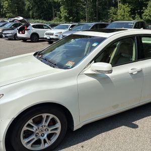 صورة 2 لـ 2010 Acura TL BASE