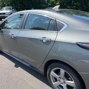 صورة 6 لـ 2017 Chevrolet VOLT LT