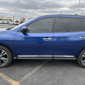 NISSAN PATHFINDER PLATINUM - 4