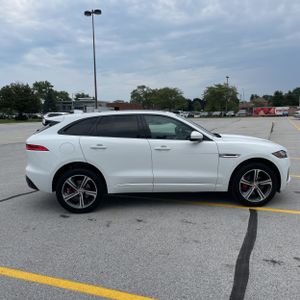 2017 Jaguar F-PACE S — фото 10