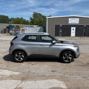 HYUNDAI VENUE SEL - 10