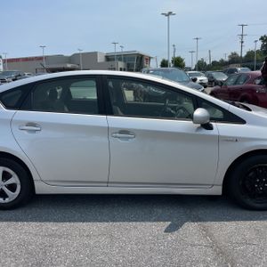 2015 Toyota PRIUS TWO thumbnail 11