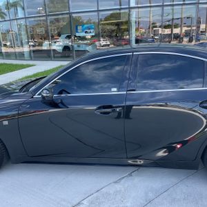 صورة 4 لـ 2025 Lexus IS 350 F SPORT DESIGN