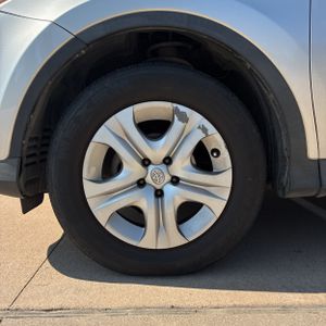2013 Toyota RAV4 LE 照片 17