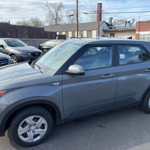 HYUNDAI VENUE SE - 2