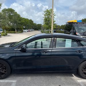 FORD FUSION SE - 4