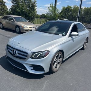 MERCEDES-BENZ E-CLASS - 1
