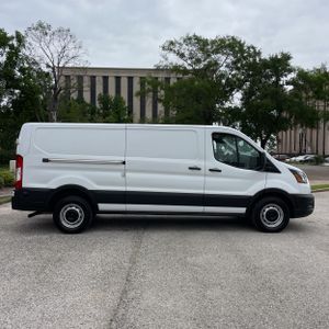FORD TRANSIT 150 - 10