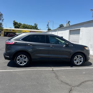 FORD EDGE SEL - 10