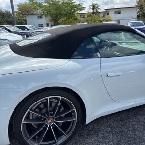PORSCHE 911 CARRERA CABRIOLET - 9