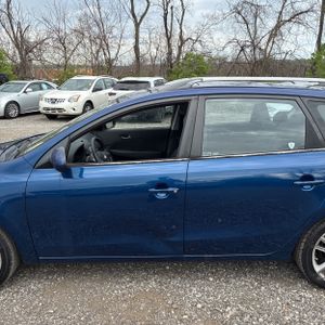 HYUNDAI ELANTRA TOURING SE - 4