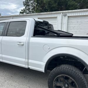 2017 FORD F-150 LARIAT photo 6