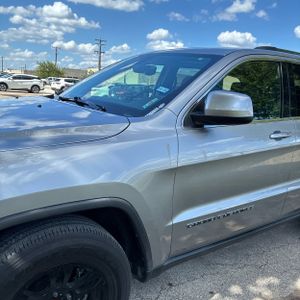 2017 JEEP GRAND CHEROKEE LAREDO — фото 2