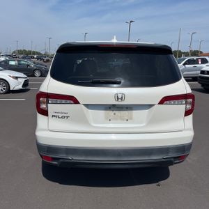HONDA PILOT LX - 7