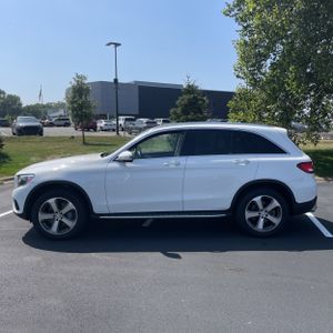 2017 Mercedes-BENZ GLC — фото 3
