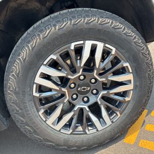 2025 Chevrolet TAHOE Z71 — миниатюра 20