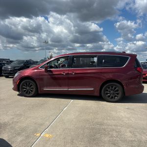 CHRYSLER PACIFICA TOURING L - 3