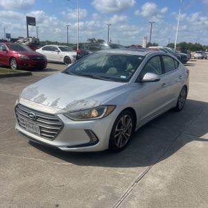 صورة 1 لـ 2017 Hyundai ELANTRA LIMITED