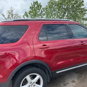 FORD EXPLORER XLT - 9