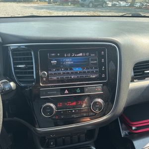 صورة مصغرة 39 لـ 2019 Mitsubishi OUTLANDER SE