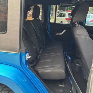 صورة 35 لـ 2015 JEEP WRANGLER UNLIMITED SAHARA