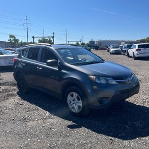 2013 Toyota RAV4 LE 照片 10