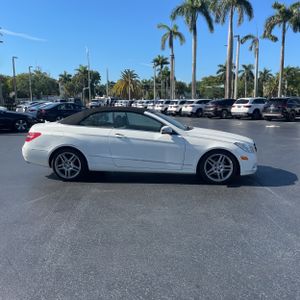 MERCEDES-BENZ E-CLASS - 10