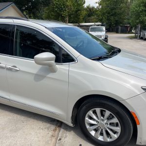 صورة 13 لـ 2017 Chrysler PACIFICA TOURING-L