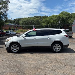 2016 Chevrolet TRAVERSE LT — фото 3